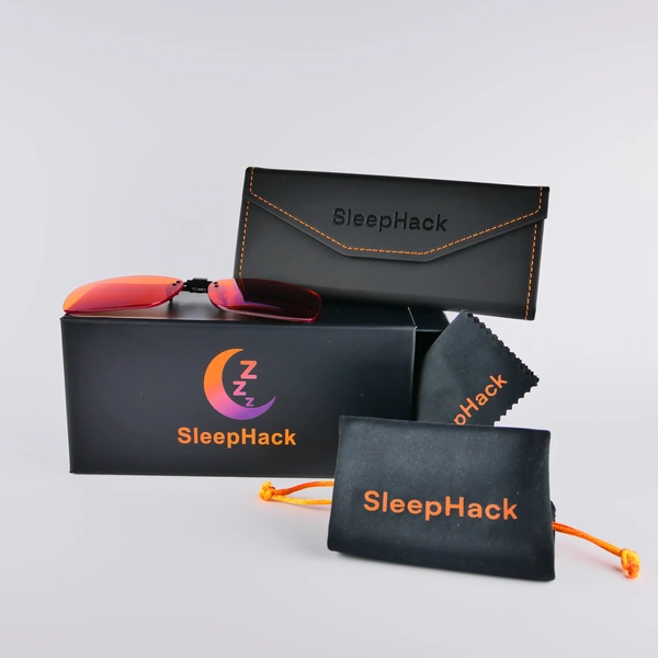 Zestaw SleepHack Clip Night: nakładka, pudełko, twarde i miękkie etui oraz ściereczka